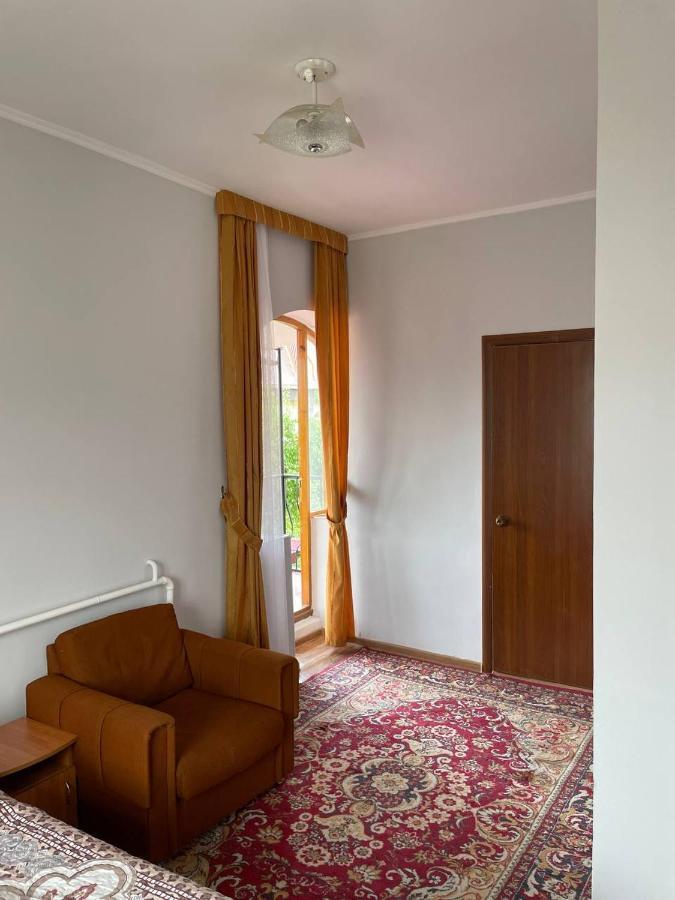 Guest House Visit Чолпон-Ата Екстериор снимка