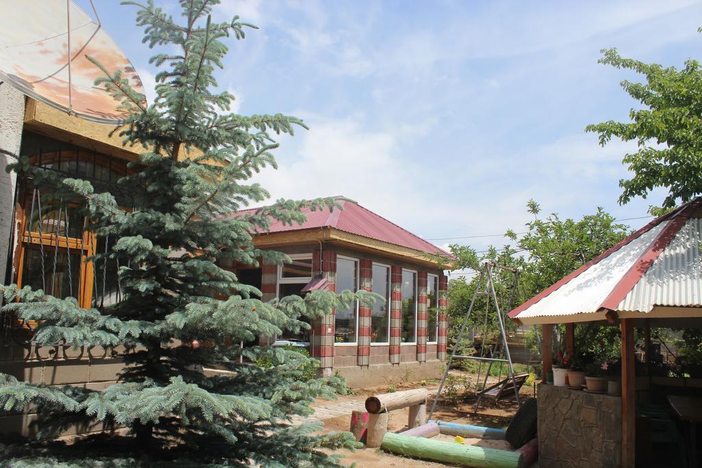 Guest House Visit Чолпон-Ата Екстериор снимка