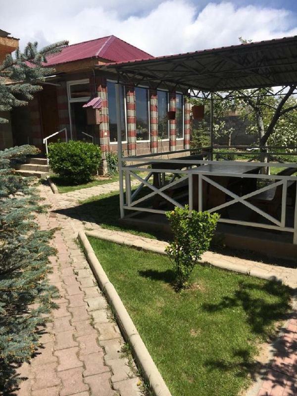 Guest House Visit Чолпон-Ата Екстериор снимка